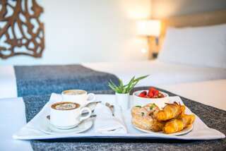 Отель Best Western Kutaisi Кутаиси Стандартный двухместный номер с 2 отдельными кроватями-7