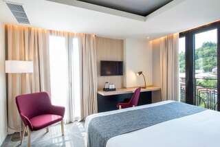 Отель Best Western Kutaisi Кутаиси Суперлюкс с кроватью размера "king-size"-5