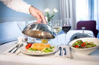 Отель Best Western Kutaisi Кутаиси Стандартный двухместный номер с 2 отдельными кроватями-12